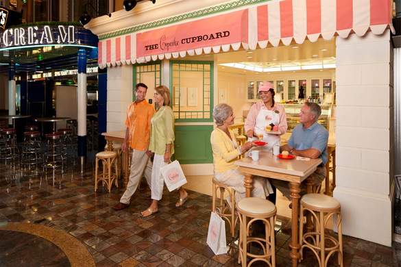 Royal Caribbean International Freedom of the Seas Interior Cupcake 3.jpg
